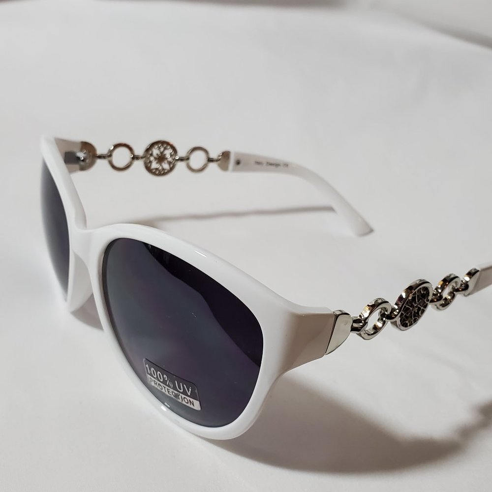⭐NEW! ThePlanetShakers Glam Sunglasses (WHITE)